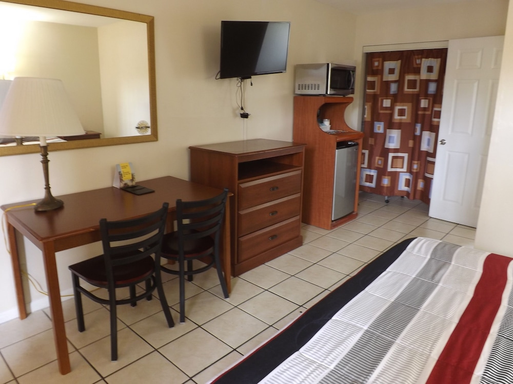 Palm Breeze Hotel - photo 26