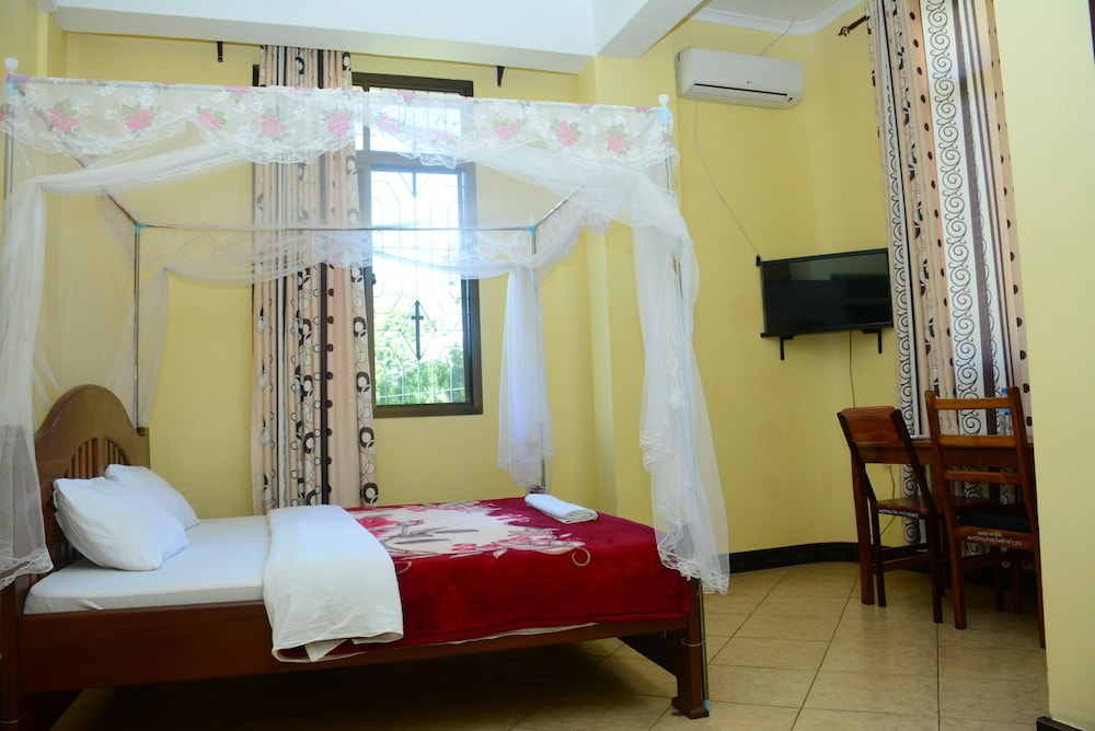 Patmos Hotel — Moshi — photo 4