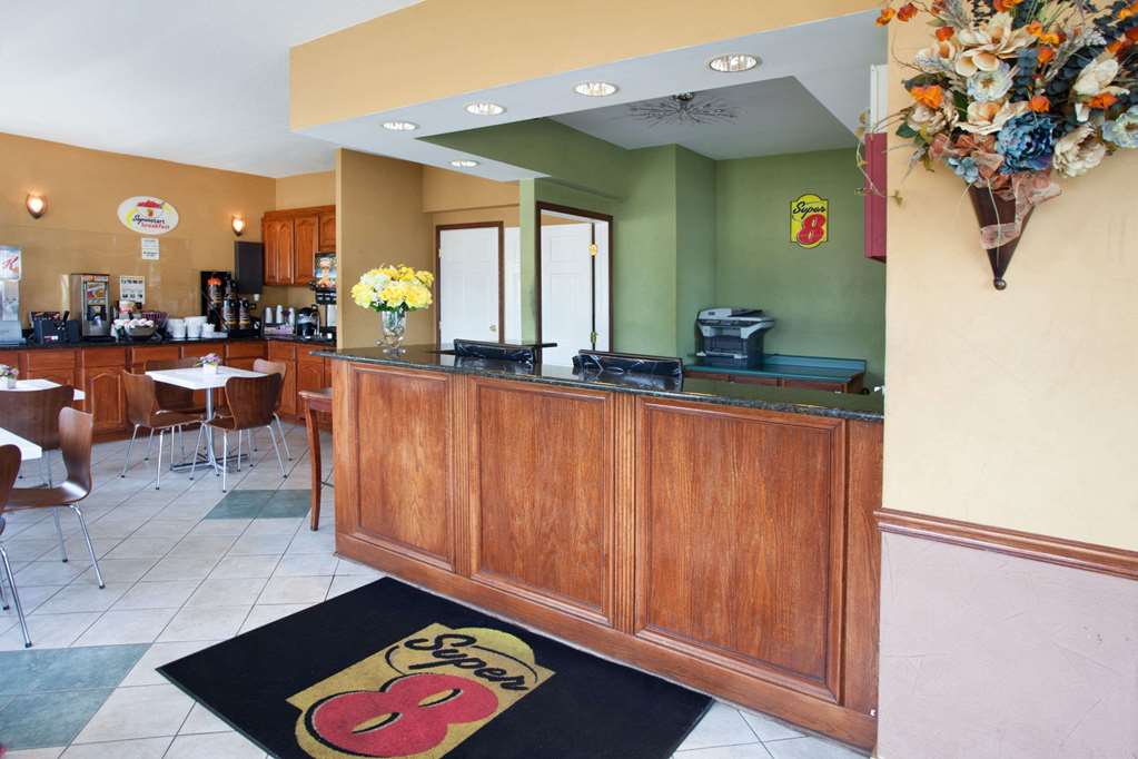 Super 8 by Wyndham Chicago Rosemont O'Hare SE - photo 3