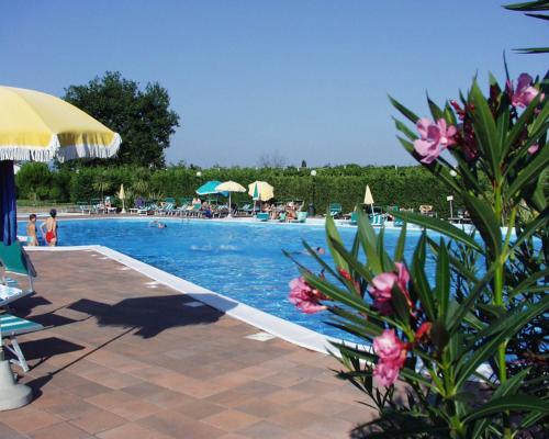 Apt Gardasee Lazise Cola — 4-Star Luxury Hotel in Lazise, Italy