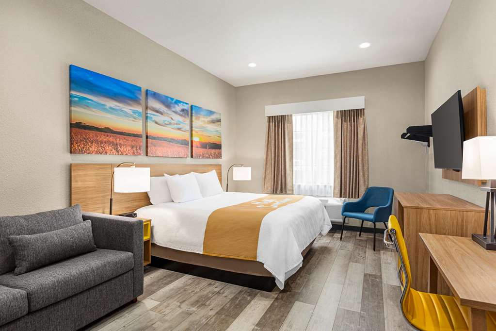 Days Inn & Suites by Wyndham Greater Tomball - photo 15