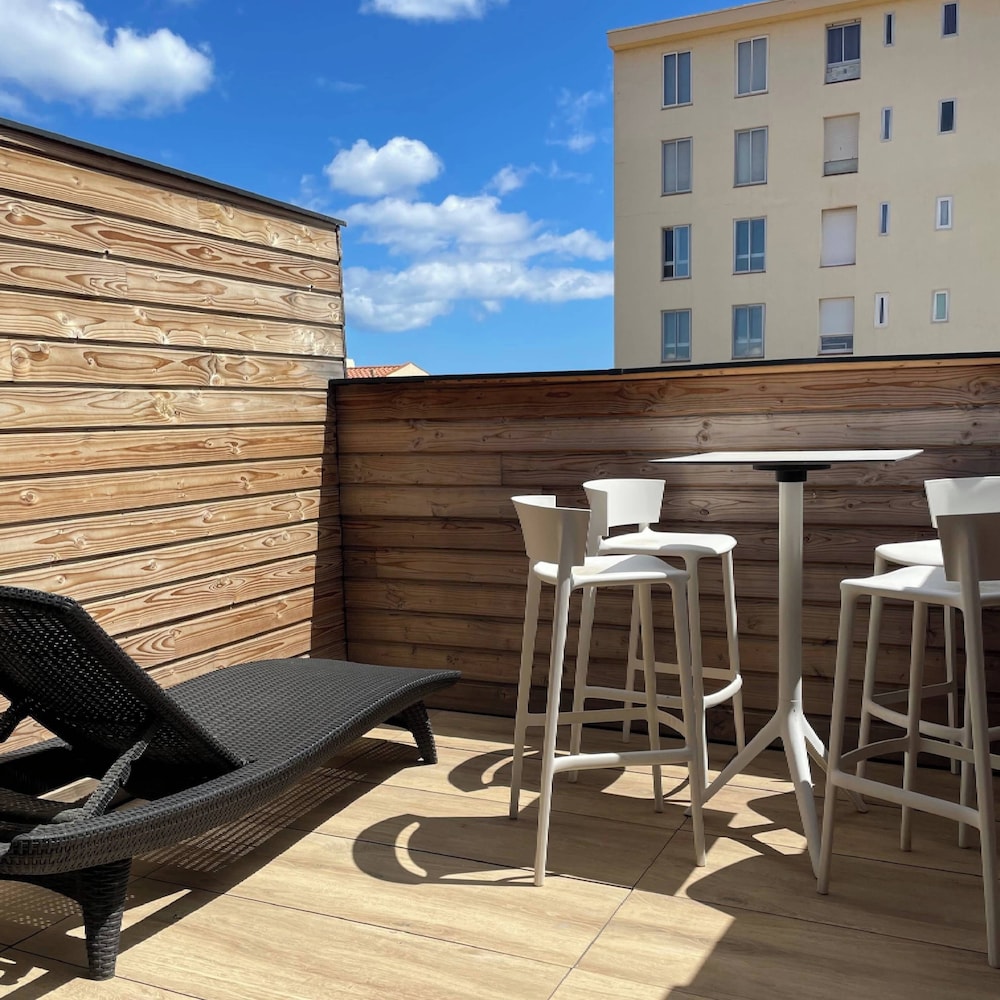 Ezz’Hotel — Canet-En-Roussillon — photo 3