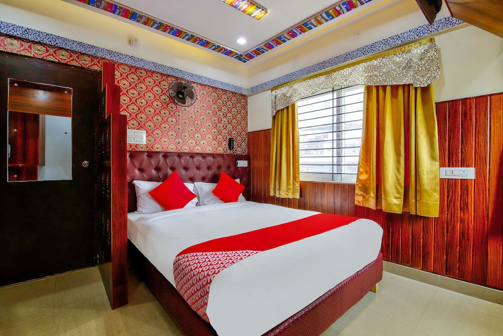 Oyo 10395 Hotel Dvarka Inn in Bellary, India