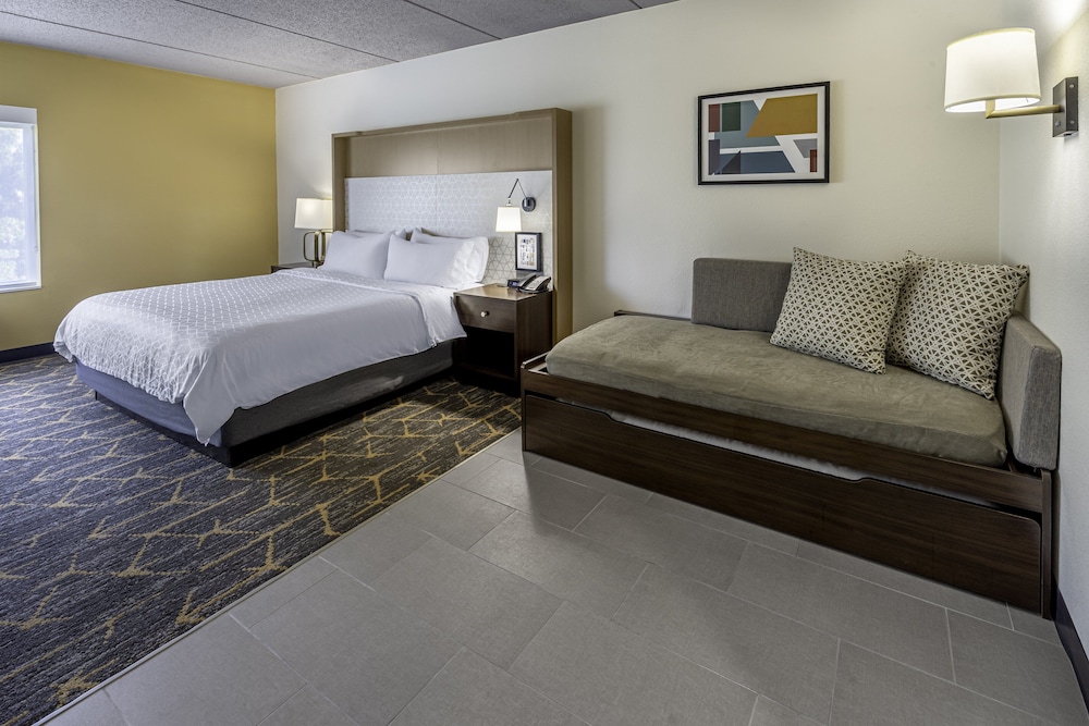 Holiday Inn & Suites Wausau Rothschild by IHG - photo 11