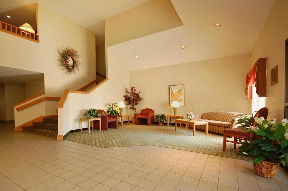 Syracuse Inn & Suites - photo 5