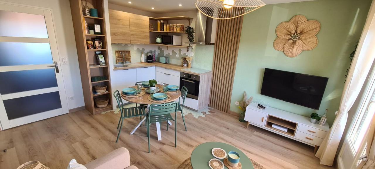 Le P’tit Saint Pierre Centre Ville Parking in Pontarlier, France