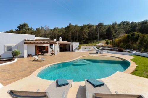 Can Pepe Pujolet — 4-Star Luxury Hotel in Santa Eularia Des Riu, Spain