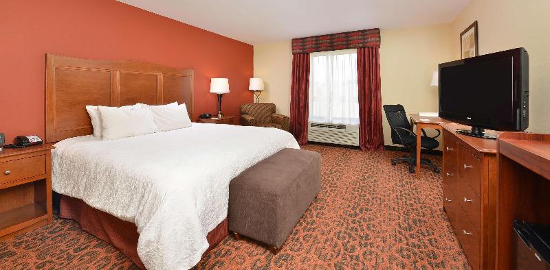 Hampton Inn Ottumwa - photo 81