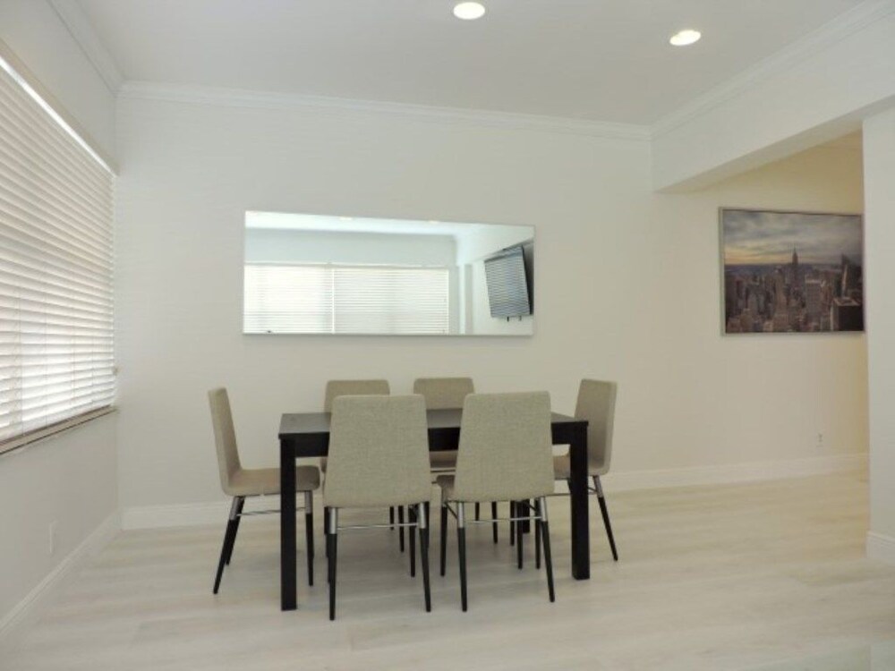 Windwood Beachside 303 on Hollywood Beach 3 2 for 8 Pool - photo 7