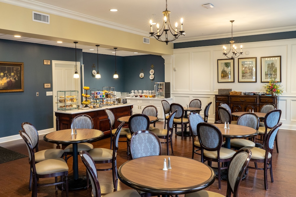 The Mount Vernon Grand Hotel - photo 26