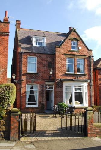 The Villa in Robin Hoods Bay — 4-Star Luxury Hotel in Whitby, United Kingdom