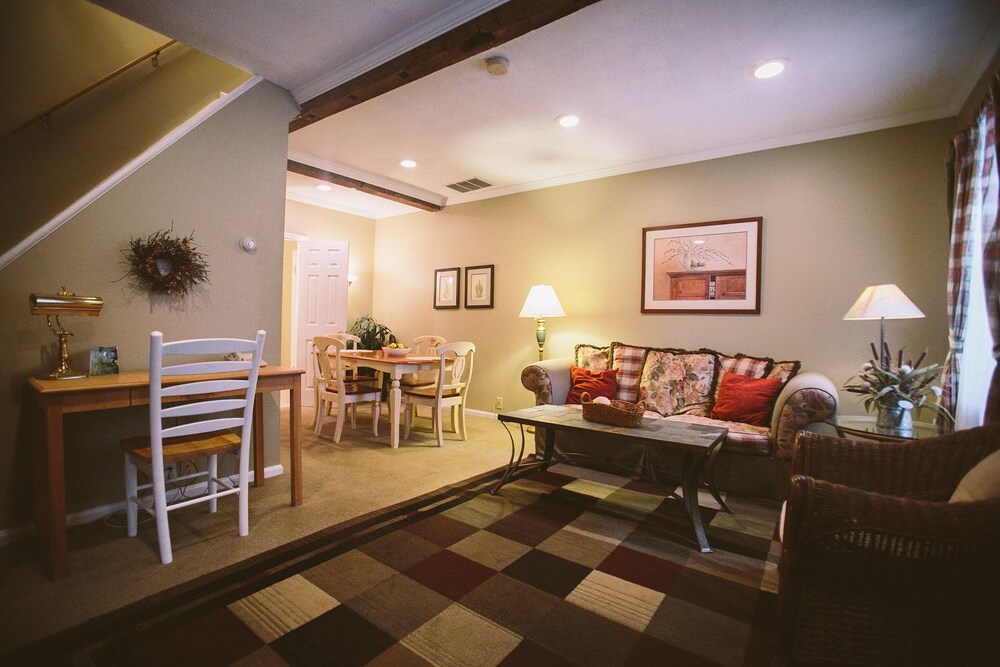 The Mount Vernon Inn - photo 23