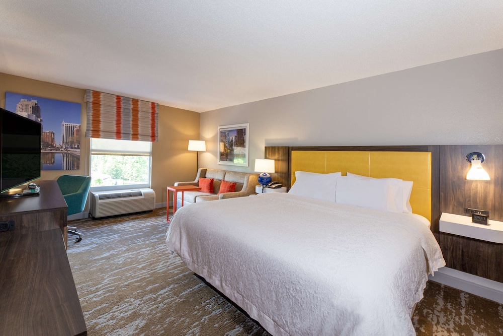 Hampton Inn & Suites Raleigh Cary Lenovo Center - photo 6