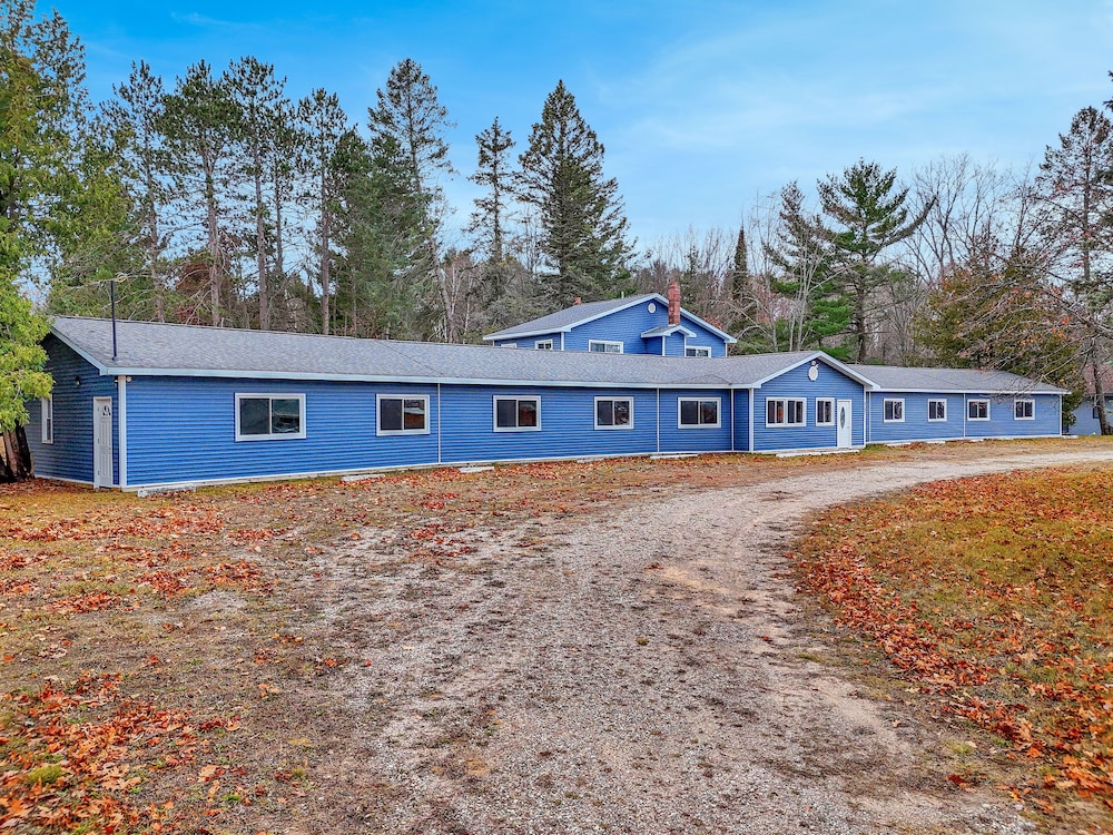 The Blue Anchor at Houghton Lake - photo 21