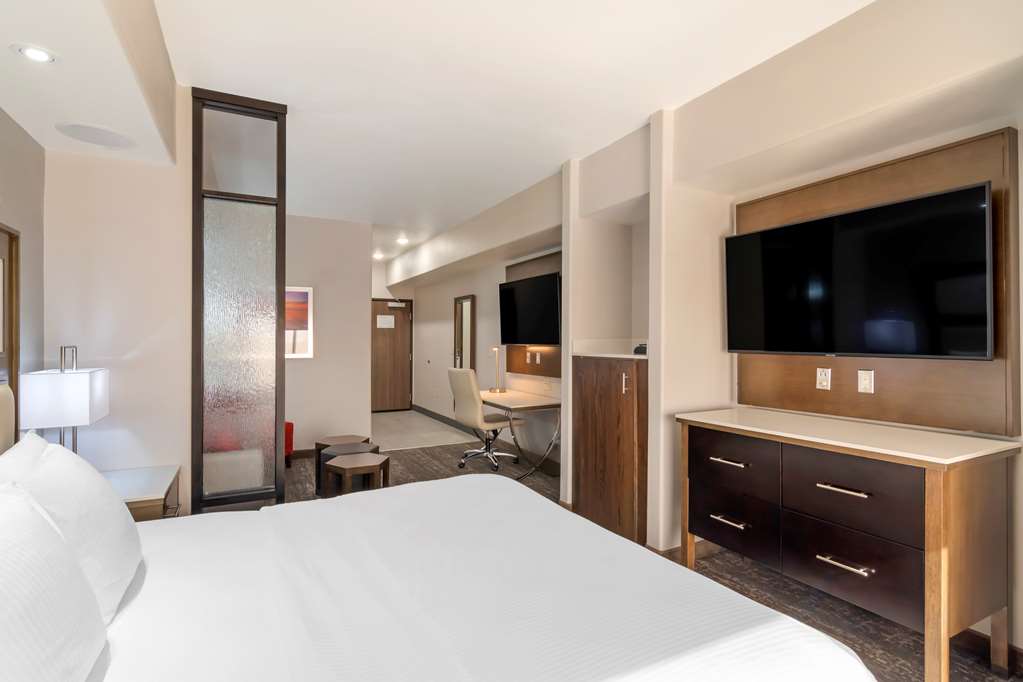 Best Western Premier Liberty Inn Suites - photo 18