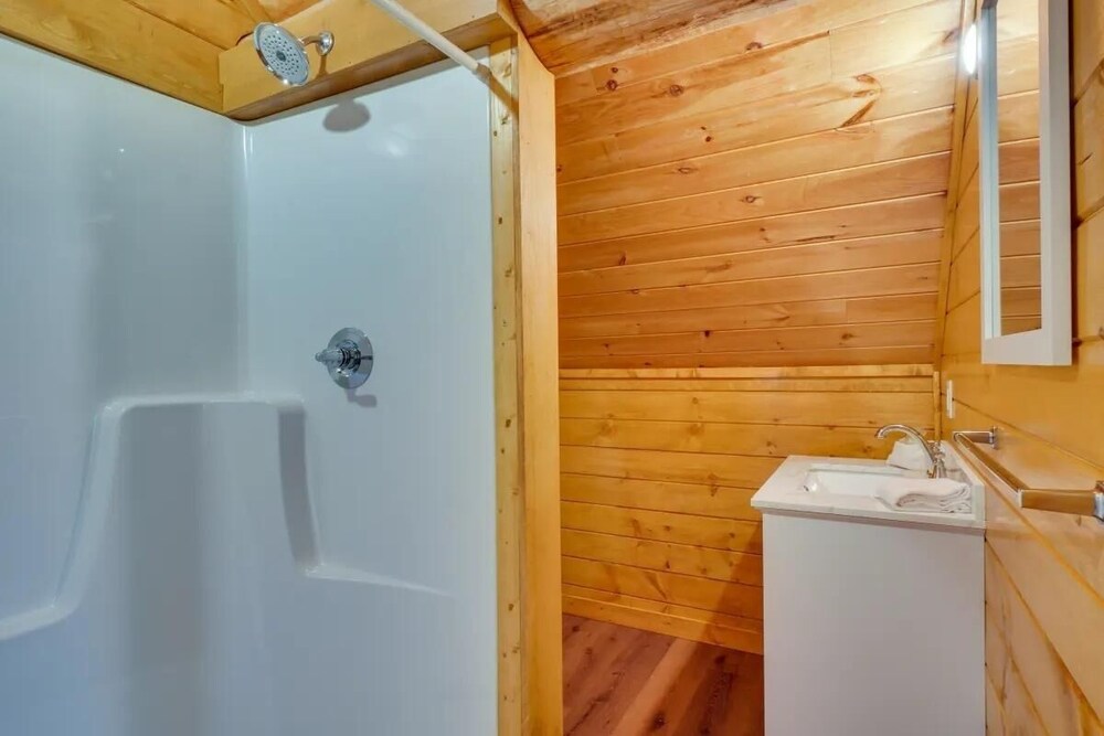 American Views 2 Bedroom Cabin by Heavenly Views Resort - photo 11