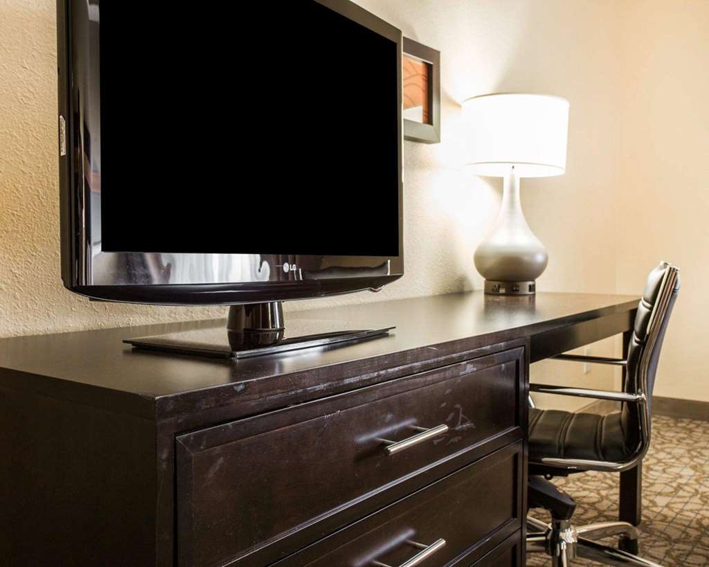 Comfort Inn & Suites at Stone Mountain - photo 21