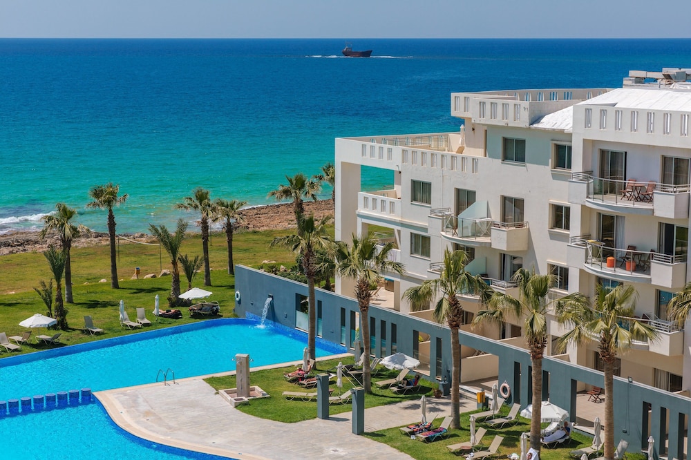 Blue Lagoon Kosher Hotel in Paphos, Cyprus