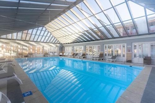 Beautiful flat with swimming pool tennis court and private car parking 64 — 4-Star Luxury Hotel in Le Touquet-Paris-Plage, France