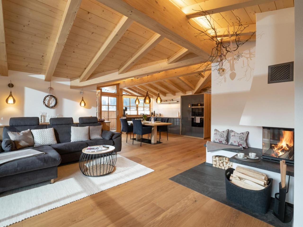 Luxusappartement Alpenliebe — 4-Star Luxury Hotel in Oberndorf In Tirol, Austria