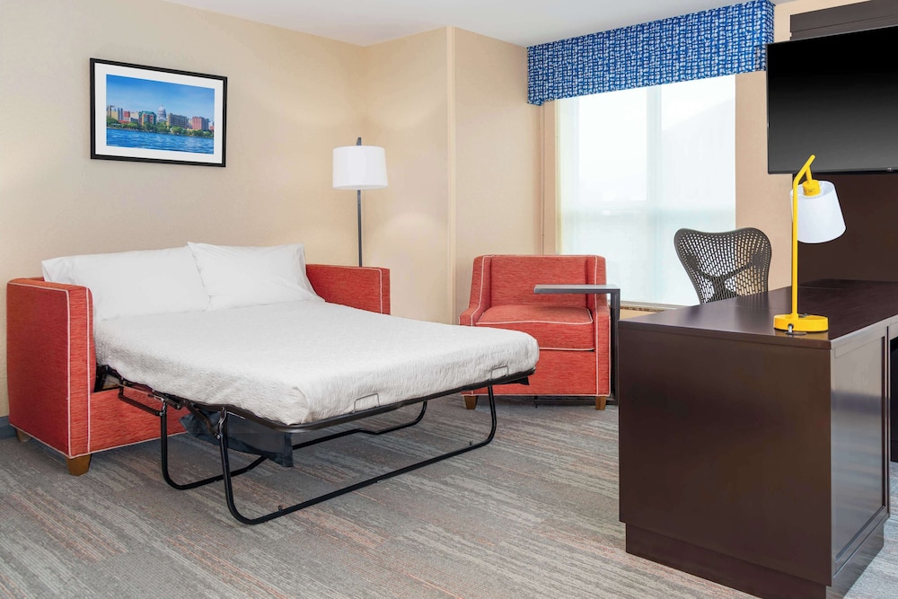 Hampton Inn & Suites Madison Downtown - photo 19
