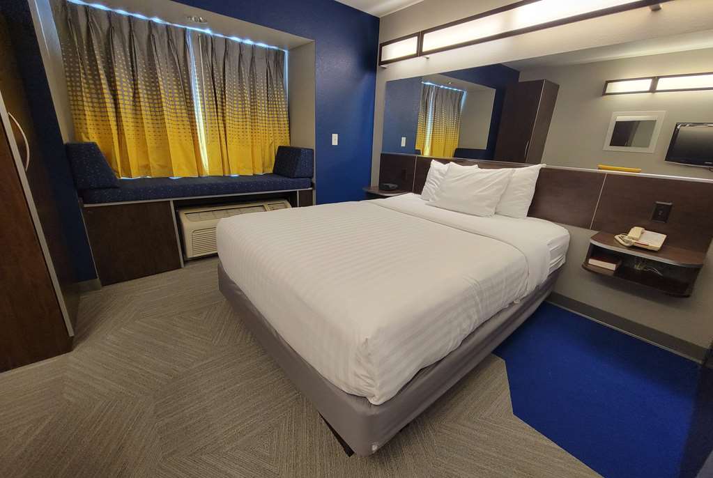 Microtel Inn & Suites by Wyndham Council Bluffs Omaha - photo 25