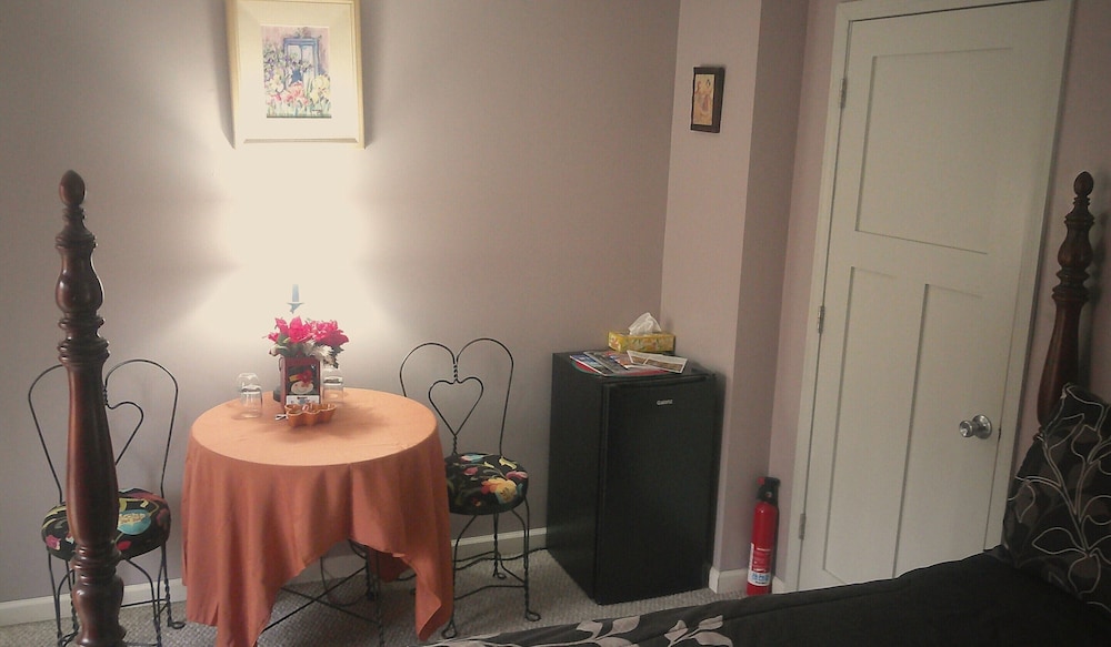 Lil Black Bear Inn - photo 17