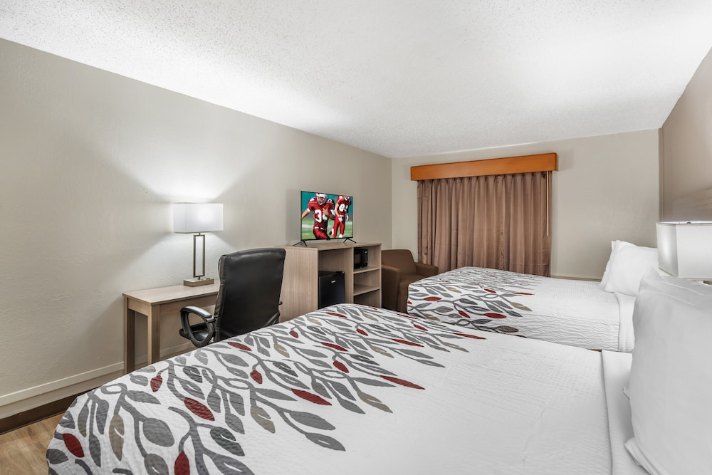Red Roof Inn & Suites Sulphur Springs - photo 13