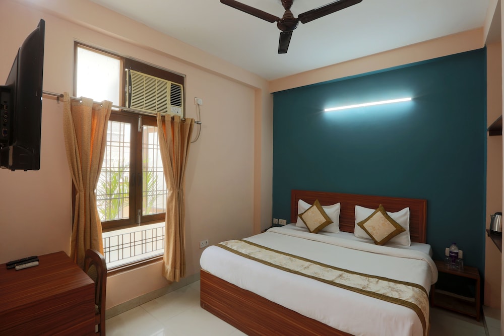 Hotel Ginger Palace By Aura — Noida — photo 5