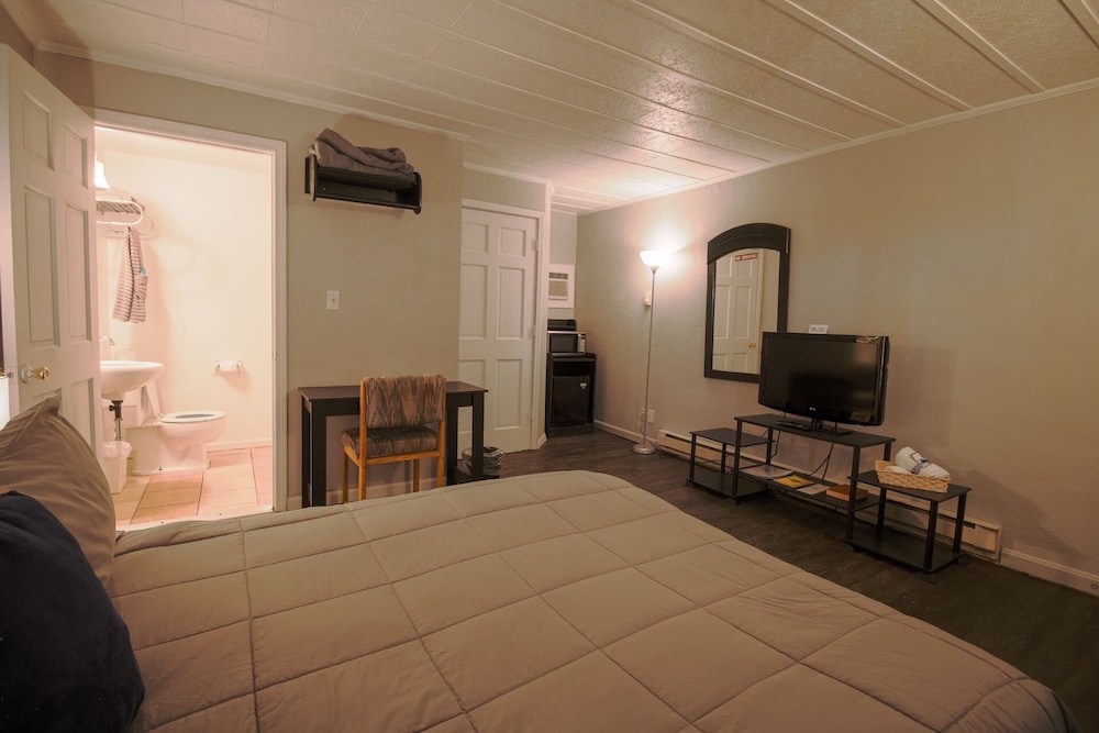 Current River Inn - photo 4