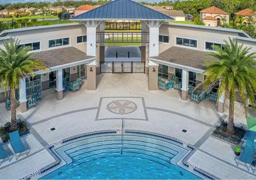 Upstay 9BR Disney Retreat w Pool BBQ & Hot Tub - photo 8