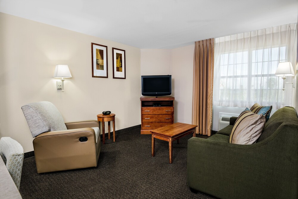 Candlewood Suites Galveston by IHG - photo 6