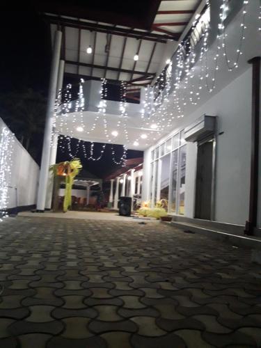 White Wall Hotel — hotel in Ambalangoda