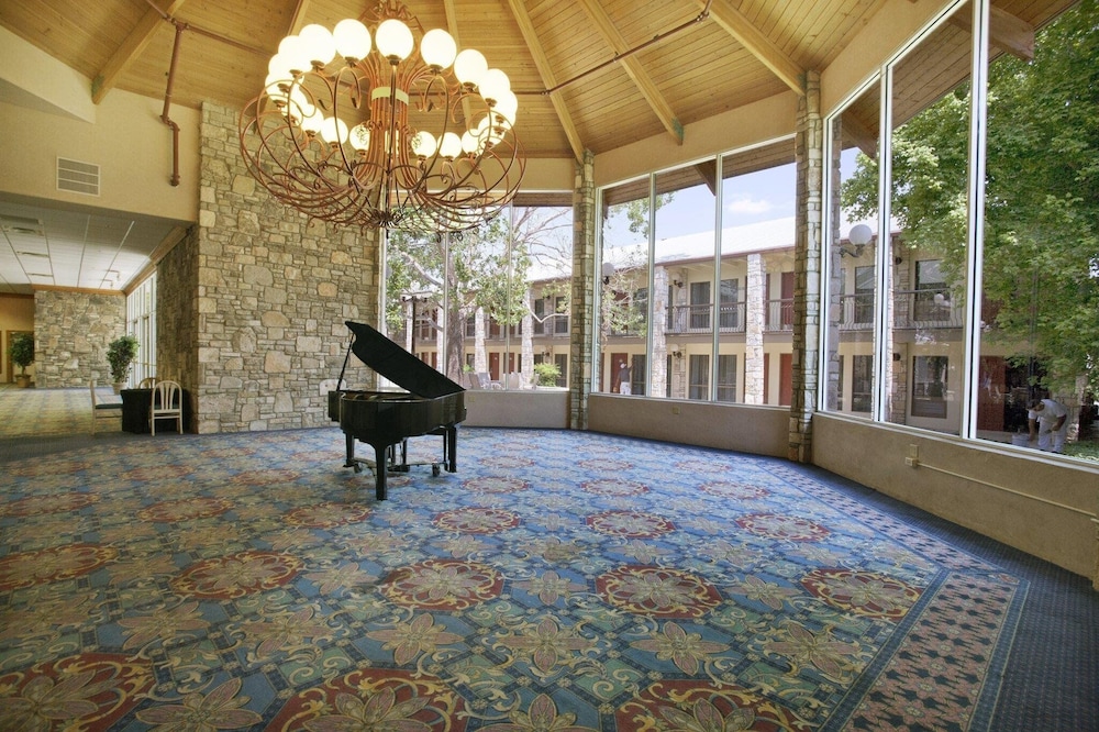 Inn of the Hills Resort and Conference Center - photo 33