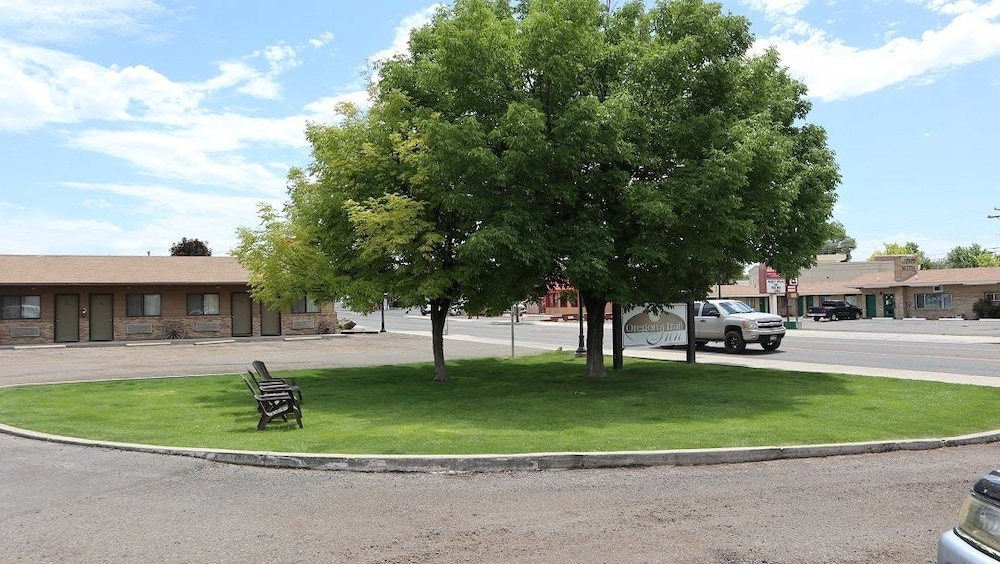 Oregon Trail Inn - photo 11