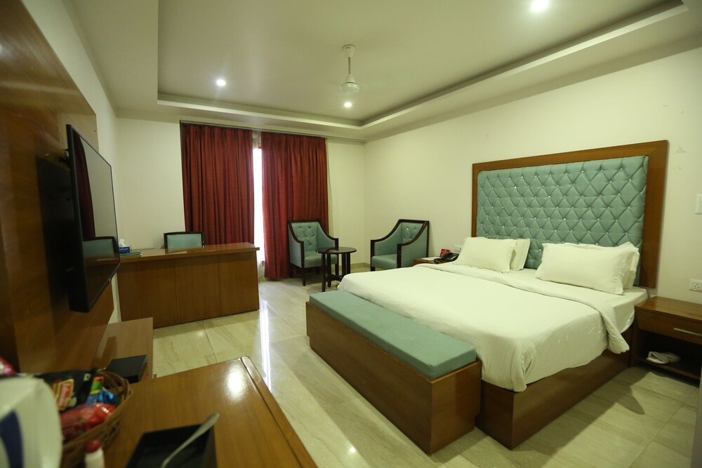 Royal Park Hotels & Resorts in Ghaziabad, India
