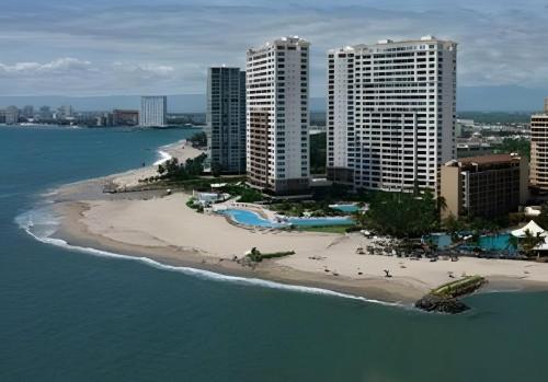 2Condo Beach with Balcony Sharing outstanding — 4-Star Luxury Hotel in Puerto Vallarta, Mexico