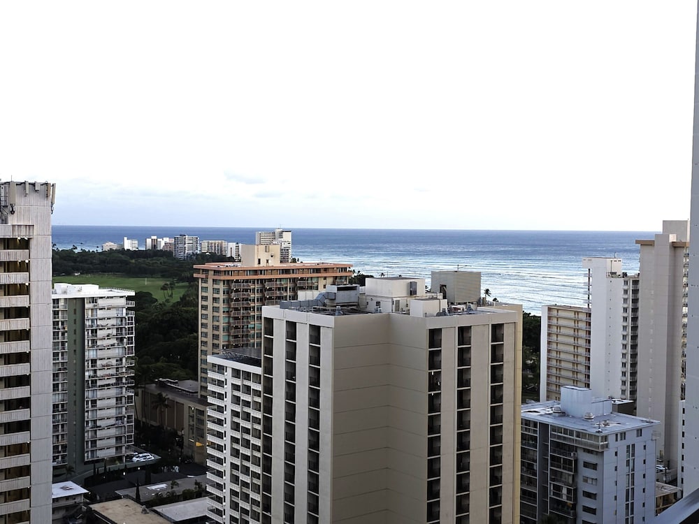 Tower 1 Suite 2705 Qqs - photo 12