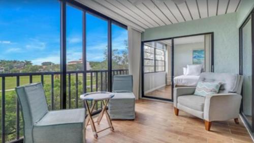 Cozy 1BDRM Condo Pool Access — 4-Star Luxury Hotel in Marco Island, United States