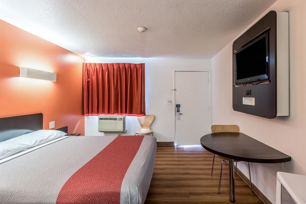 Motel 6 McMinnville - photo 12