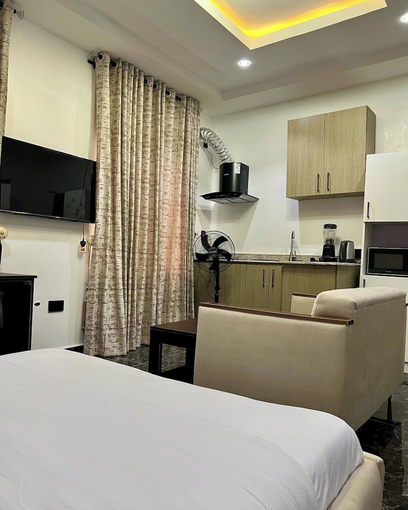 Triple Homes Apartment — 4-Star Luxury Hotel in Abuja, Nigeria
