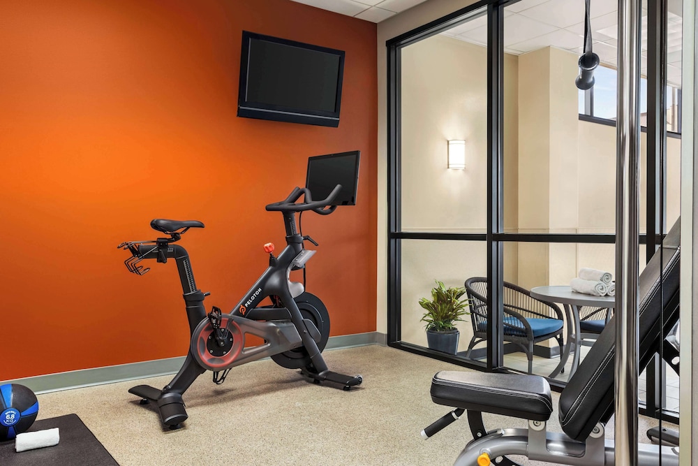 Embassy Suites by Hilton Kansas City Overland Park - photo 34