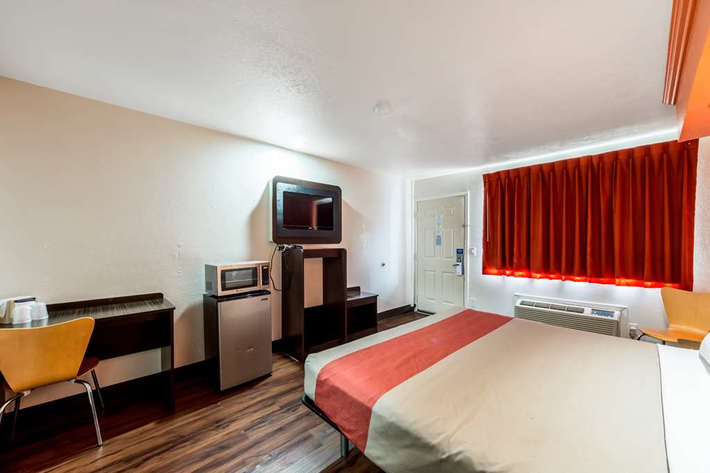 Motel 6 San Antonio Tx Frost Bank Center - photo 10
