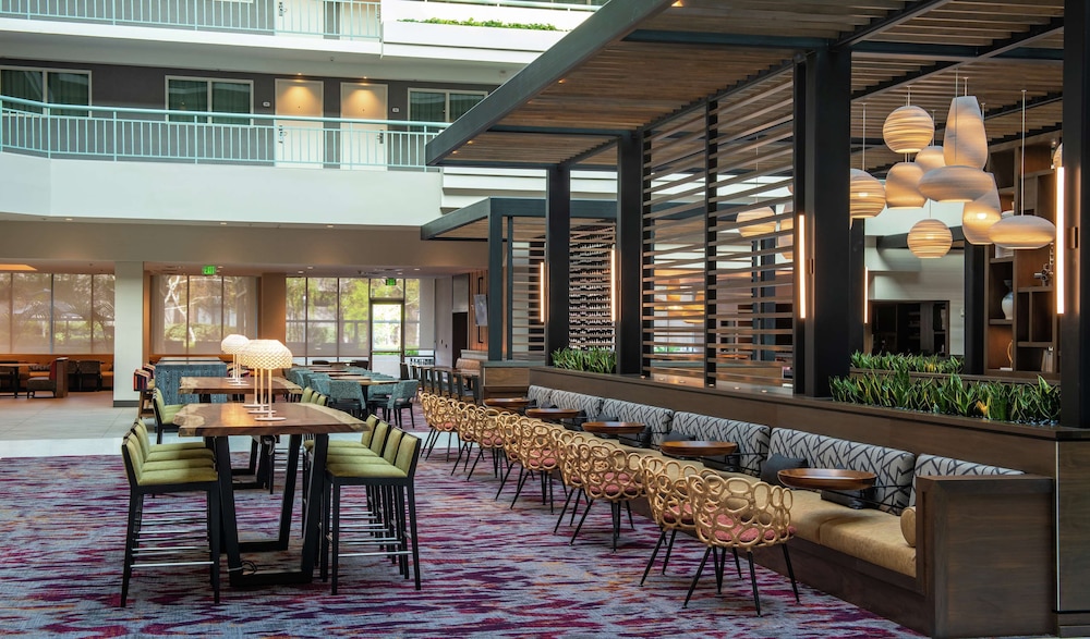Embassy Suites by Hilton Walnut Creek - photo 6