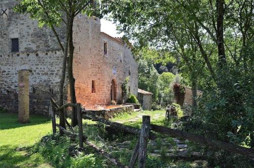 Castell de Roca XII Century pet-friendly hotel Sant Miquel De Campmajor