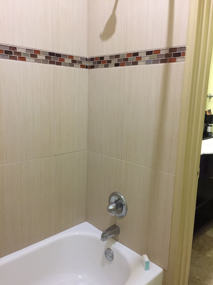 Pearsall Inn & Suites - photo 20