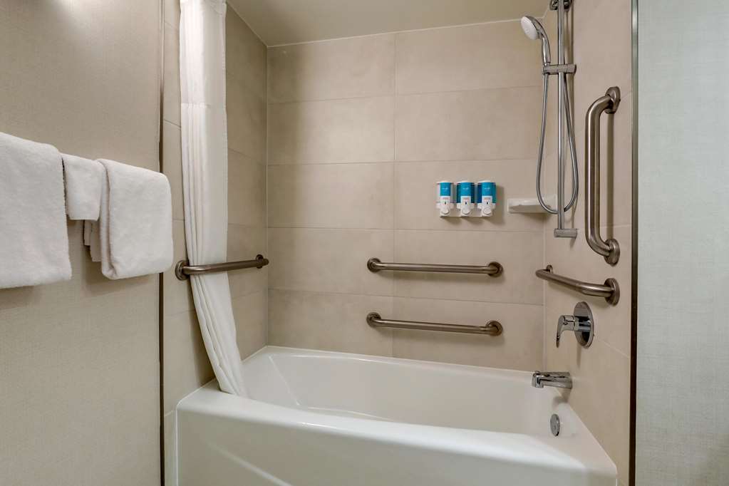 Drury Inn & Suites Charlotte University Place - photo 47