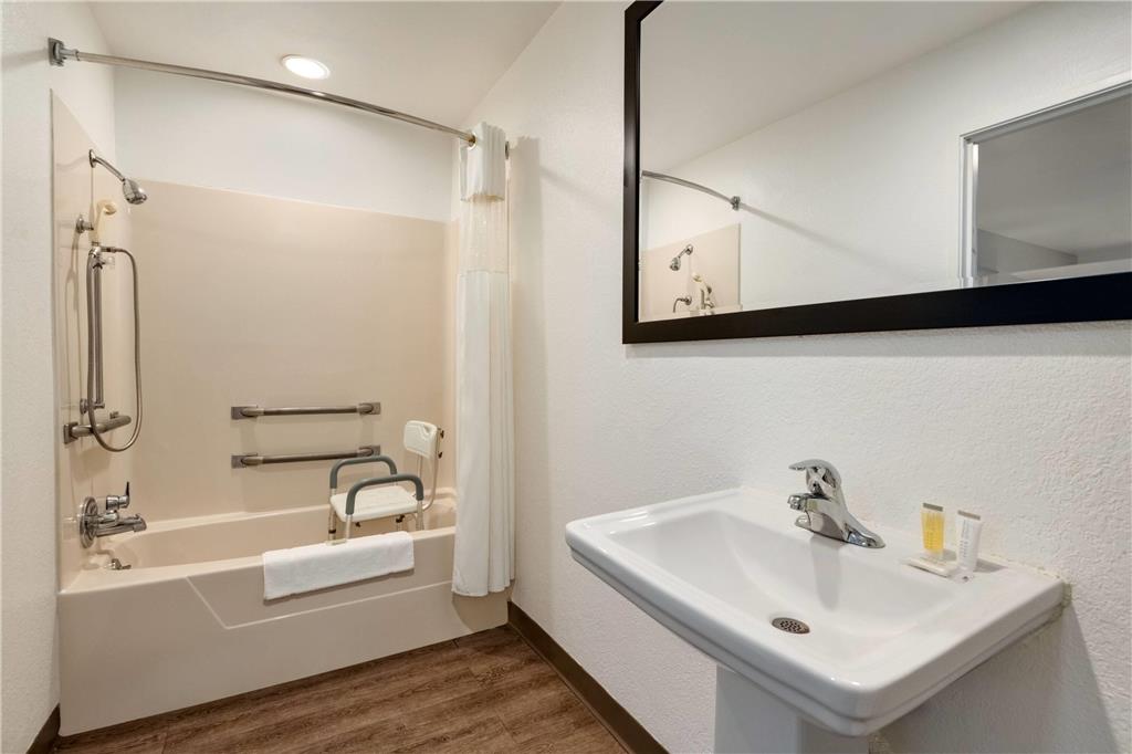 Days Inn by Wyndham Lexington - photo 8