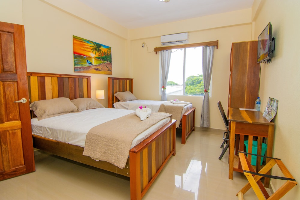 Tropical Palace Hotel — San Pedro — photo 3