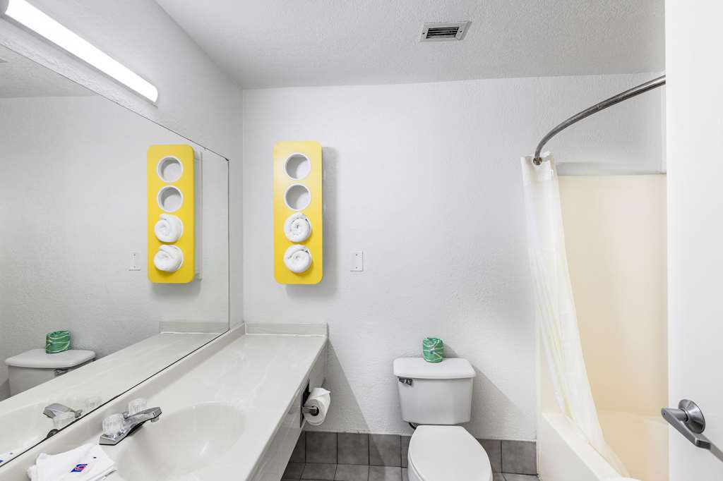 Motel 6 Bedford TX Fort Worth - photo 21